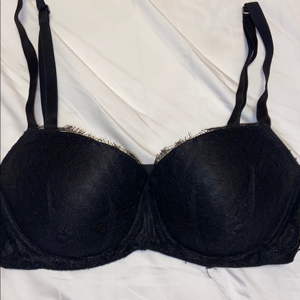 Victoria’s Secret Dream Angels Lightly Lined Black Lace Demi Bra Size 32DD Sexy